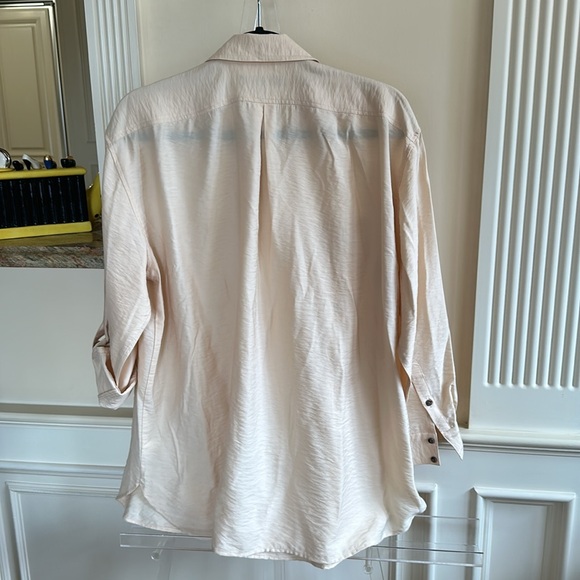 NWOT Tunic Blouse, L/S w button roll up sleeve, front pockets - Picture 4 of 6